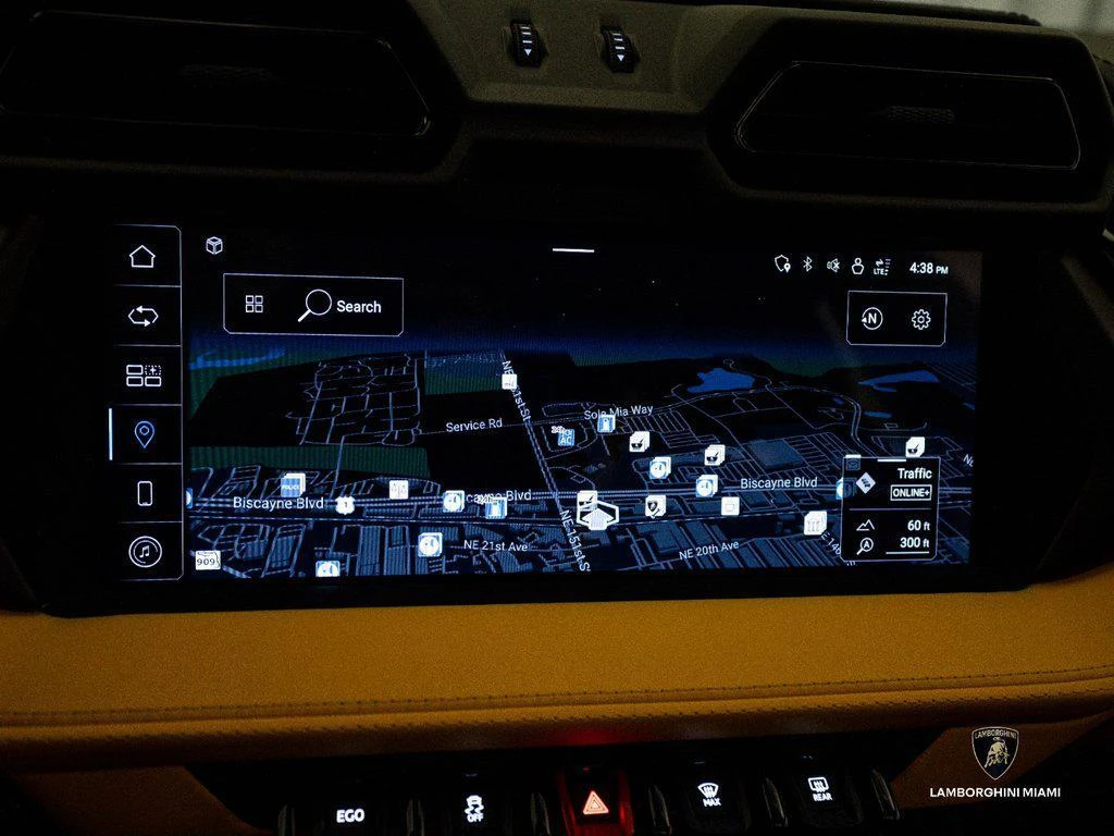 2025 Lamborghini Urus SE AWD, 29/30
