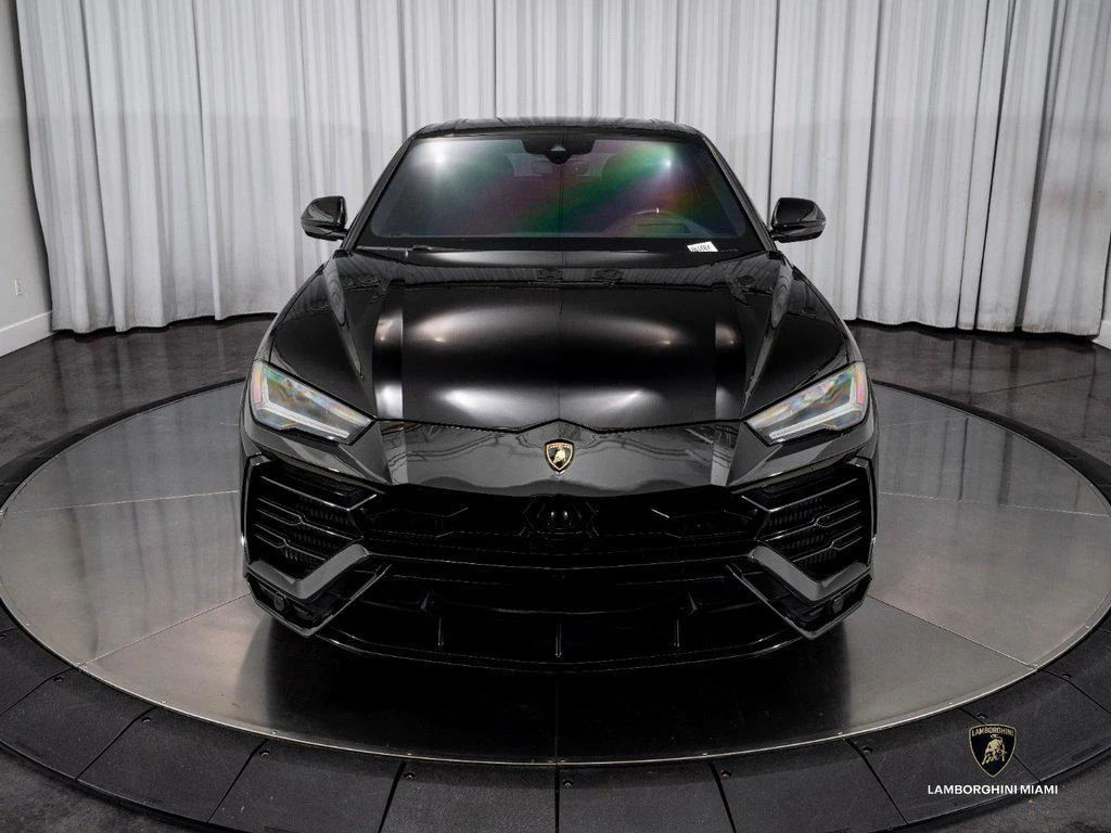 2022 Lamborghini Urus, 2/30