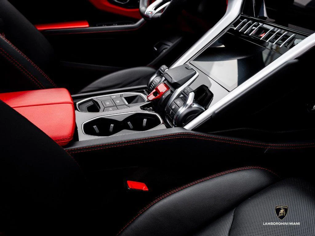 2022 Lamborghini Urus, 24/30