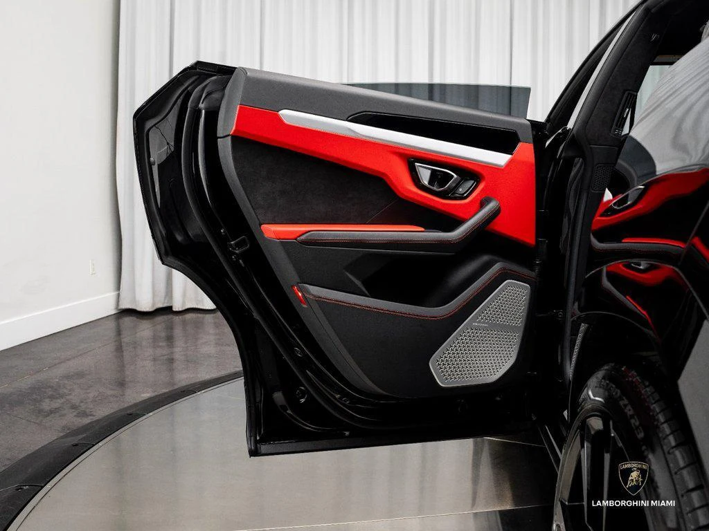 2022 Lamborghini Urus, 25/30