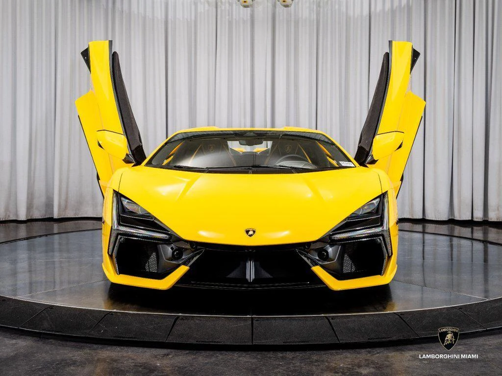 2024 Lamborghini Revuelto, 2/30