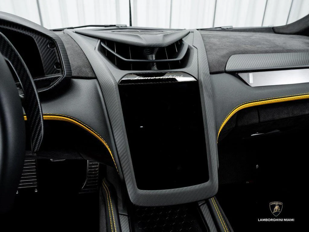 2024 Lamborghini Revuelto, 21/30