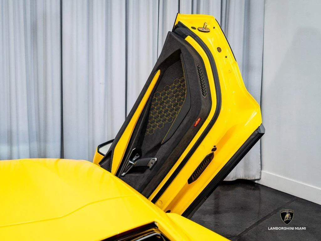 2024 Lamborghini Revuelto, 23/30