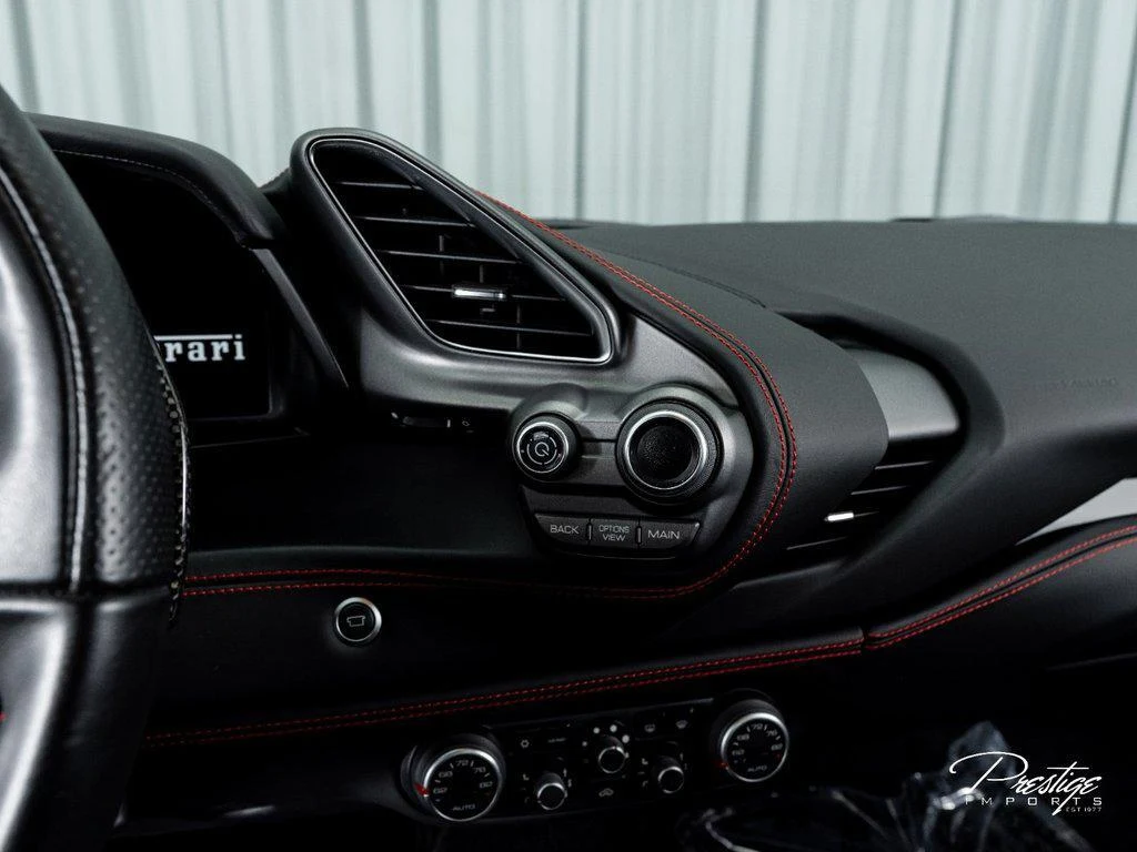 2016 Ferrari 488 GTB, 21/30