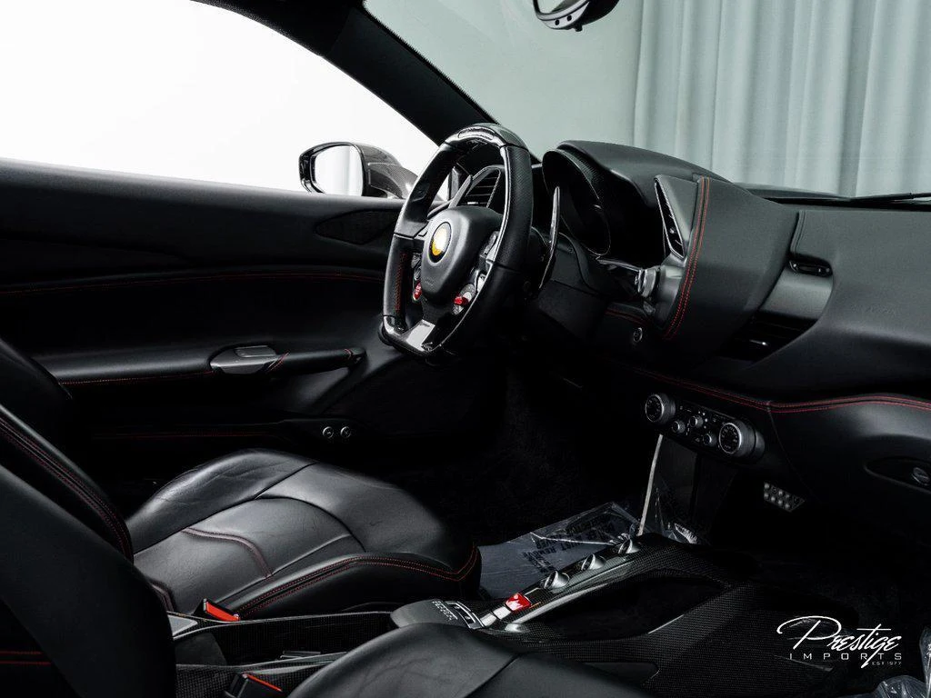 2016 Ferrari 488 GTB, 26/30