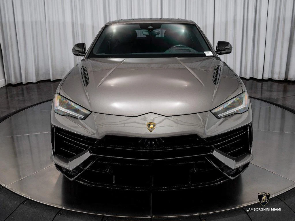 2023 Lamborghini Urus S, 2/30