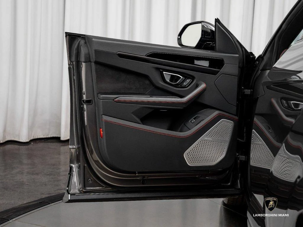 2023 Lamborghini Urus S, 11/30