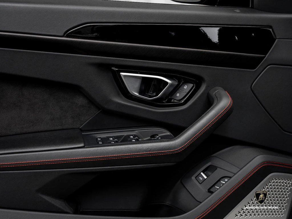 2023 Lamborghini Urus S, 12/30