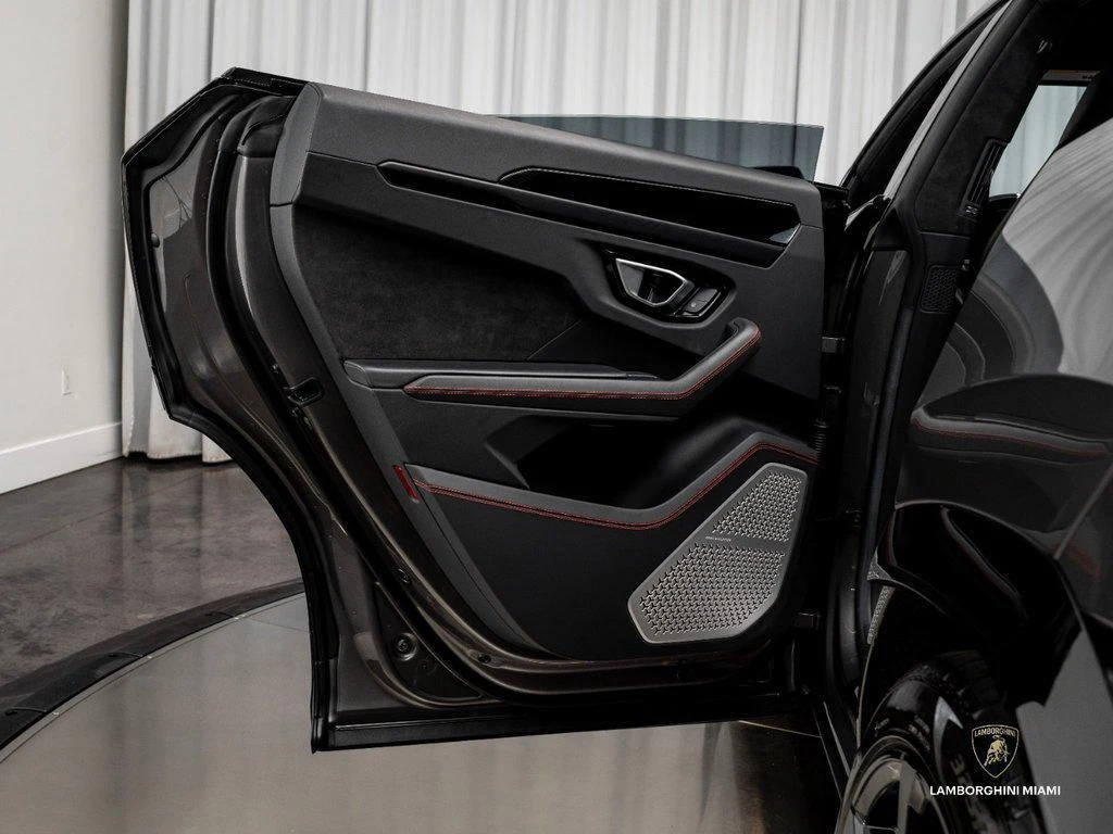 2023 Lamborghini Urus S, 25/30