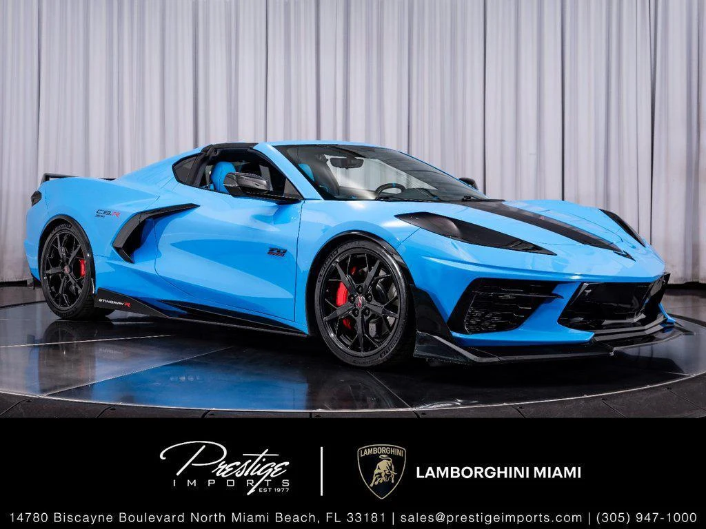 Chevrolet Corvette Stingray 3LT (C8) | Lamborghini Miami