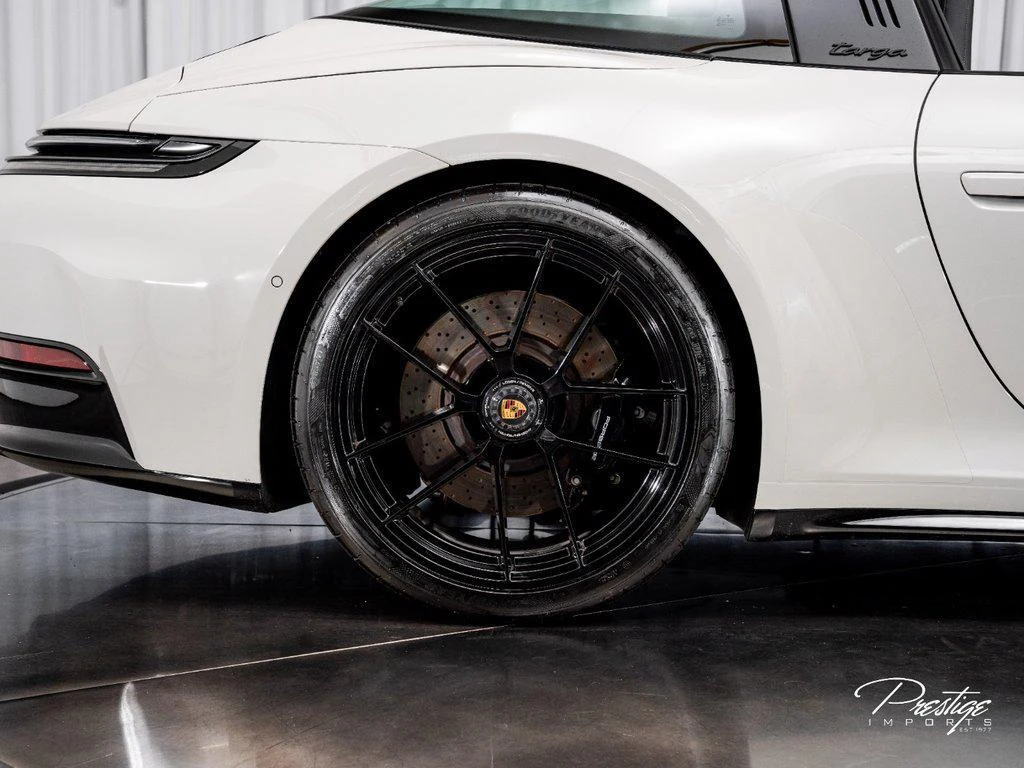 2025 Porsche 911 (992) Targa 4 GTS, 13/30