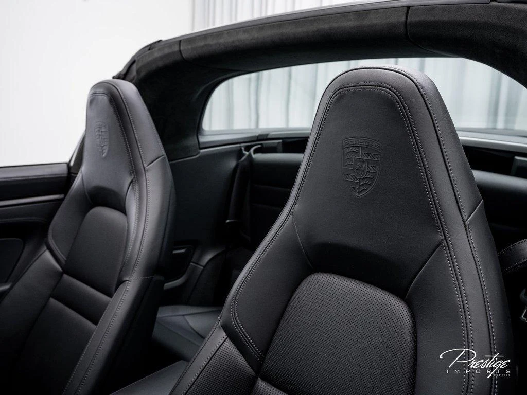 2025 Porsche 911 (992) Targa 4 GTS, 17/30