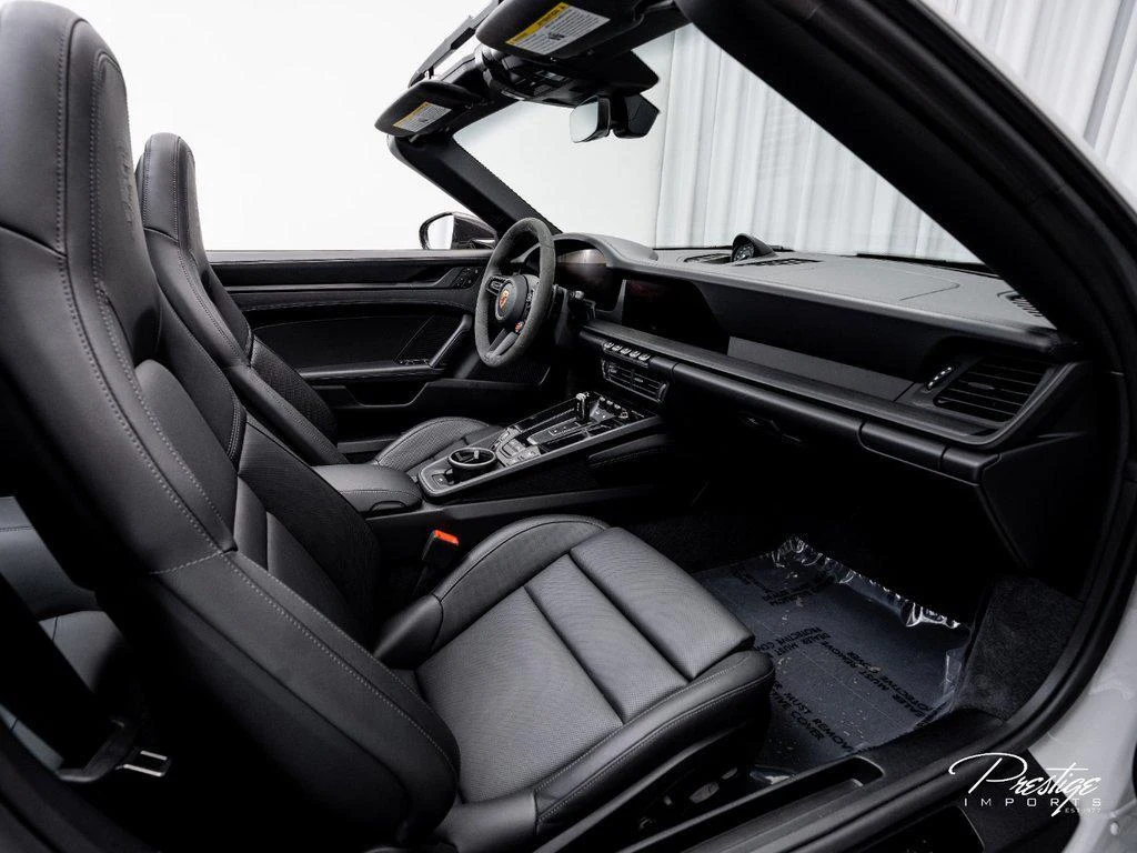 2025 Porsche 911 (992) Targa 4 GTS, 25/30