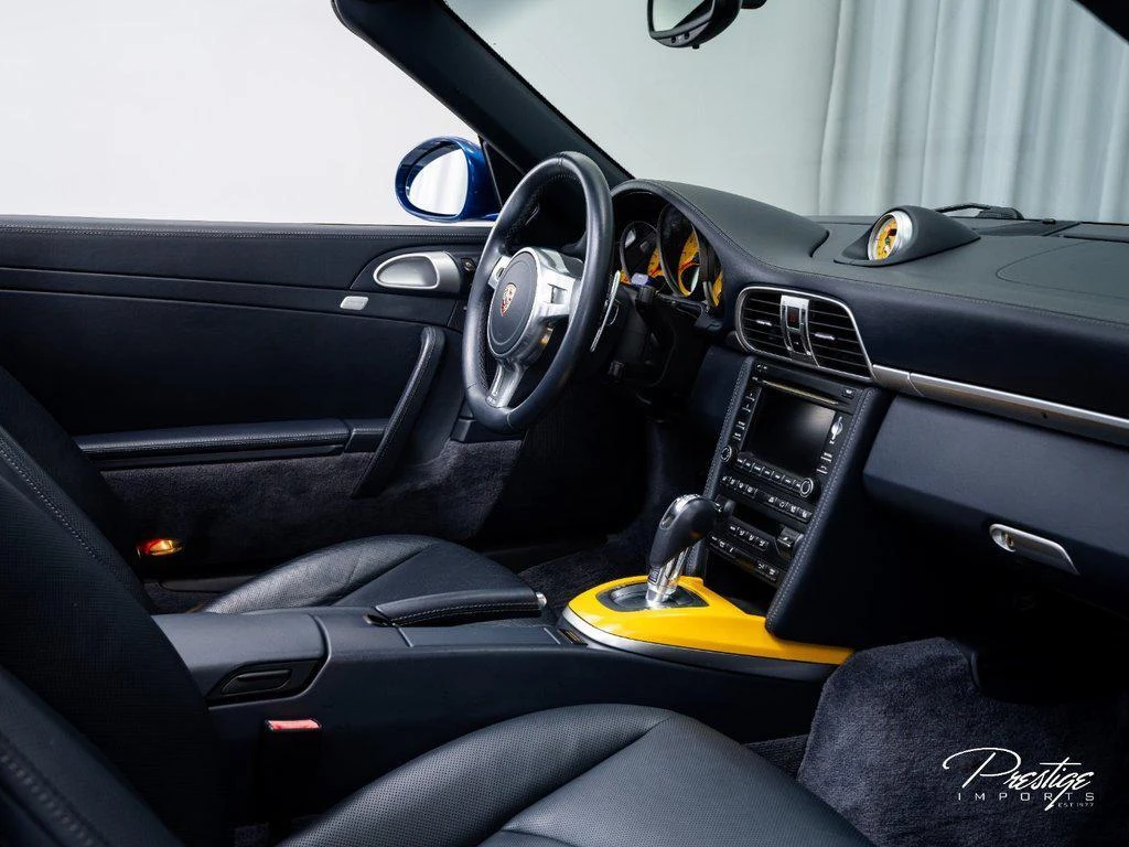 2011 Porsche 911 (997.2) Turbo S Cabriolet, 25/30