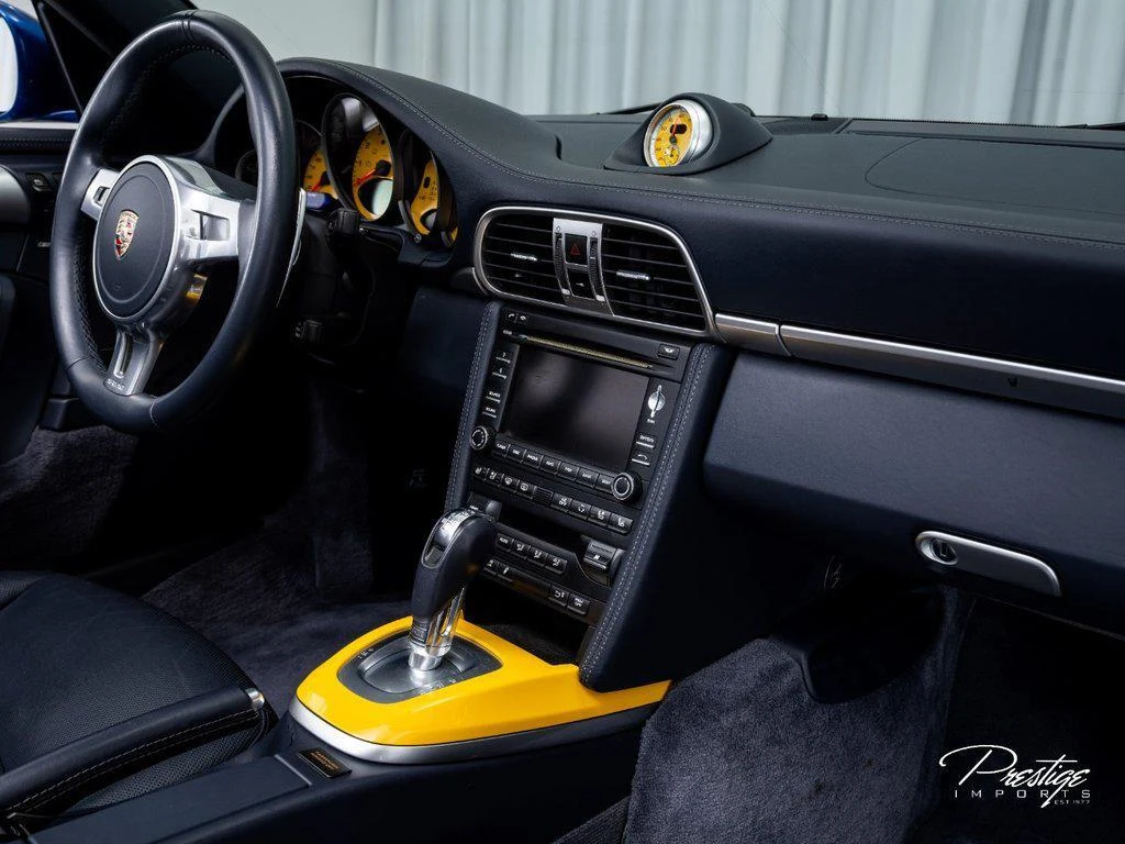 2011 Porsche 911 (997.2) Turbo S Cabriolet, 26/30