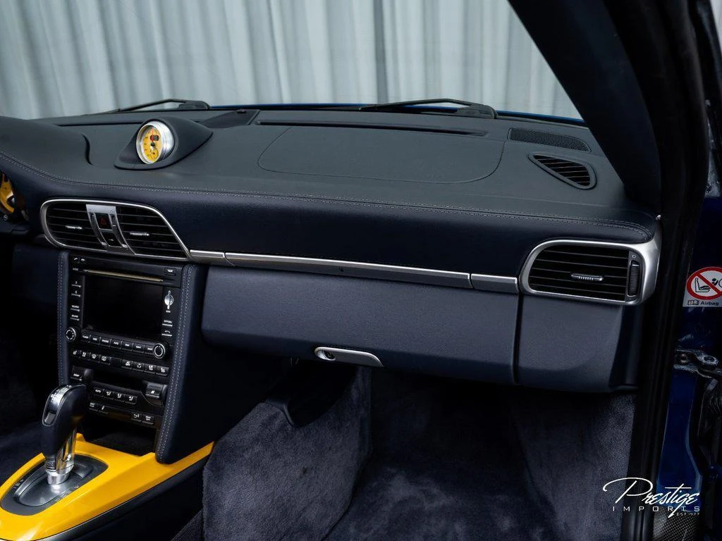 2011 Porsche 911 (997.2) Turbo S Cabriolet, 27/30