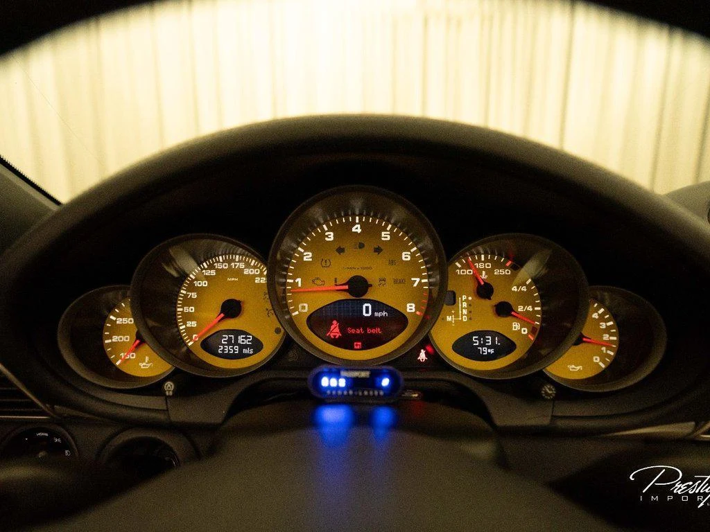2011 Porsche 911 (997.2) Turbo S Cabriolet, 29/30