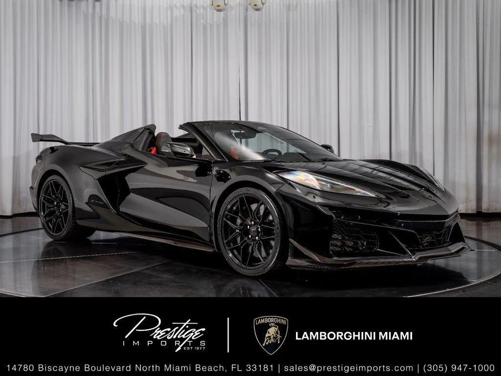 Chevrolet Corvette Z06 3LZ Convertible (C8) | Lamborghini Miami