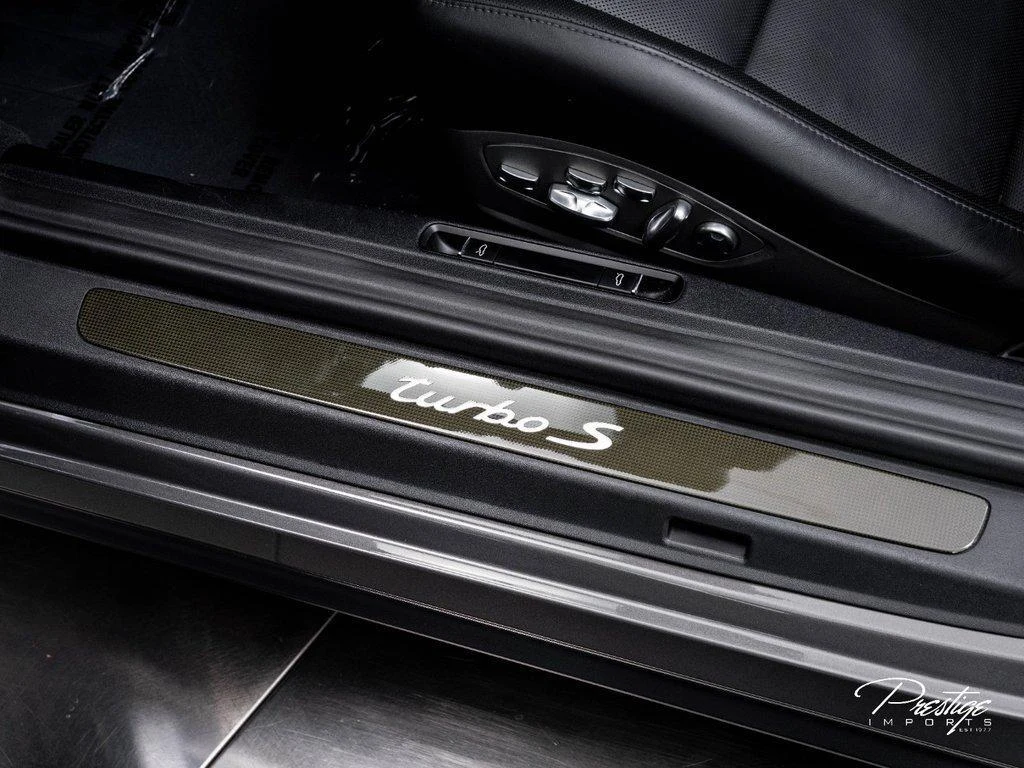 2014 Porsche 911 (991.1) Turbo S Cabriolet, 15/30