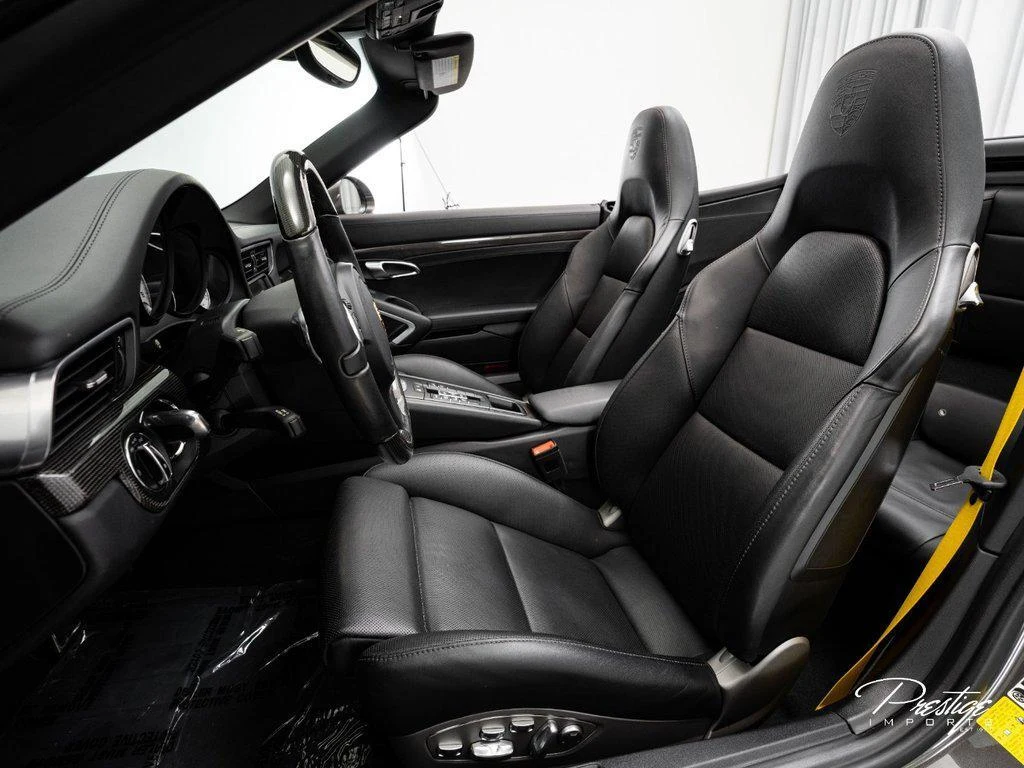 2014 Porsche 911 (991.1) Turbo S Cabriolet, 16/30