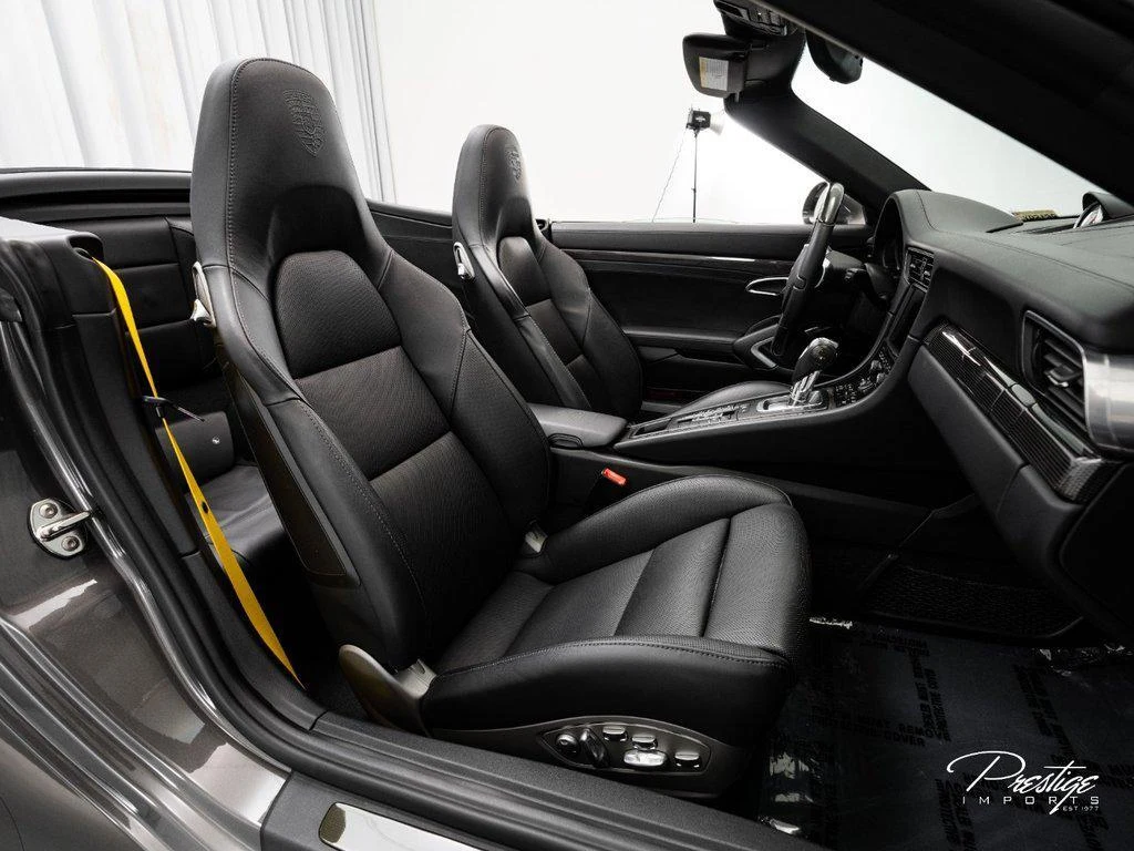2014 Porsche 911 (991.1) Turbo S Cabriolet, 23/30