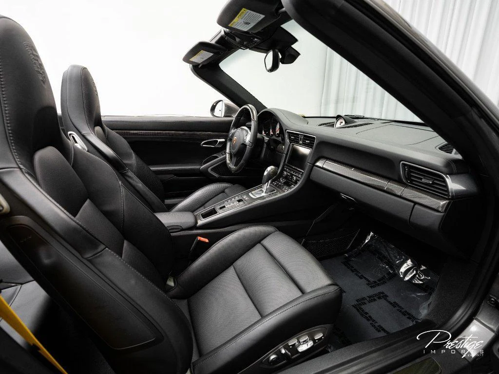 2014 Porsche 911 (991.1) Turbo S Cabriolet, 25/30