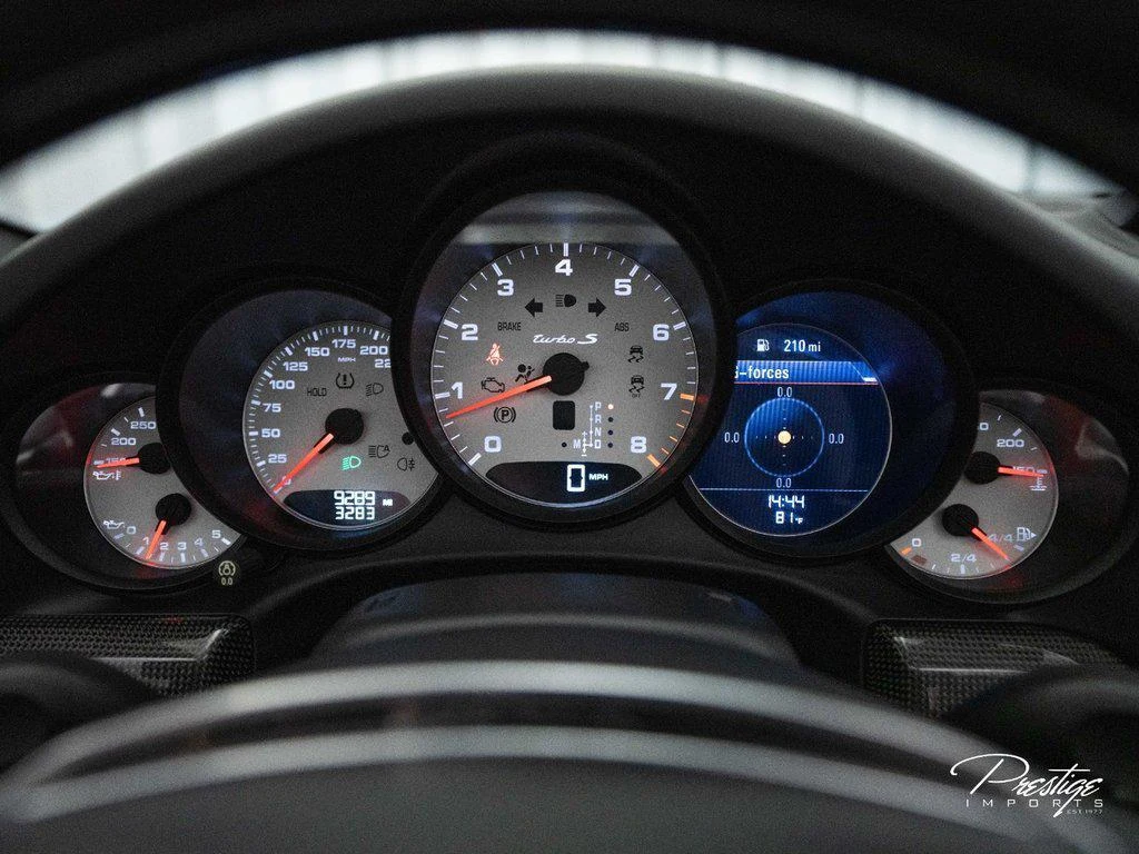 2014 Porsche 911 (991.1) Turbo S Cabriolet, 28/30