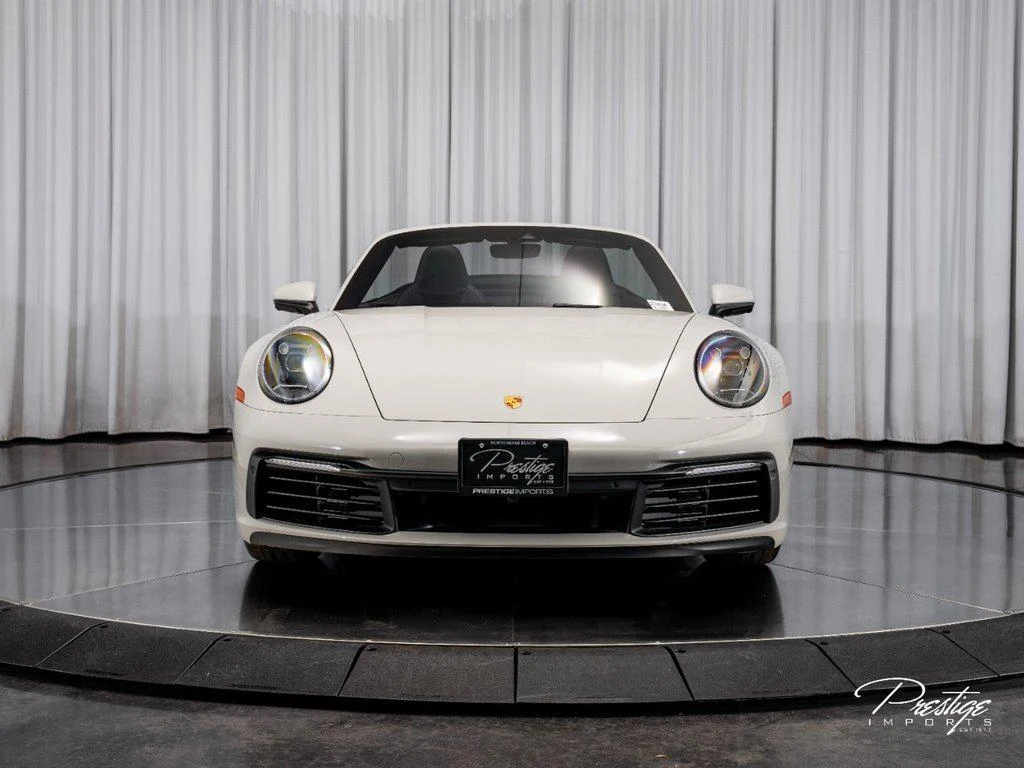 2021 Porsche 911 (992.1) Carrera 4 Cabriolet, 2/30