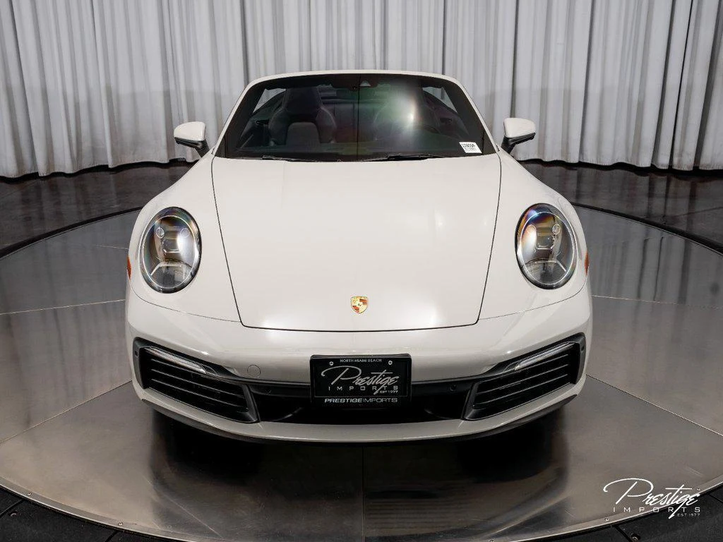 2021 Porsche 911 (992.1) Carrera 4 Cabriolet, 3/30