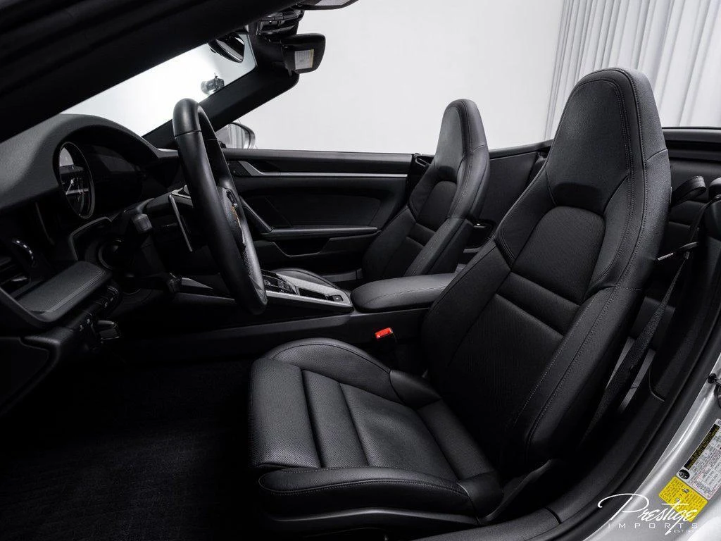 2022 Porsche 911 (992.1) Carrera Cabriolet, 16/30