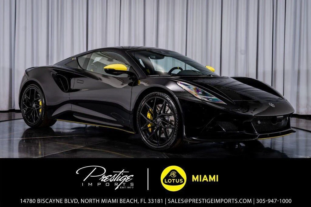 Lotus Emira V6 SE Racing Line | Lamborghini Miami