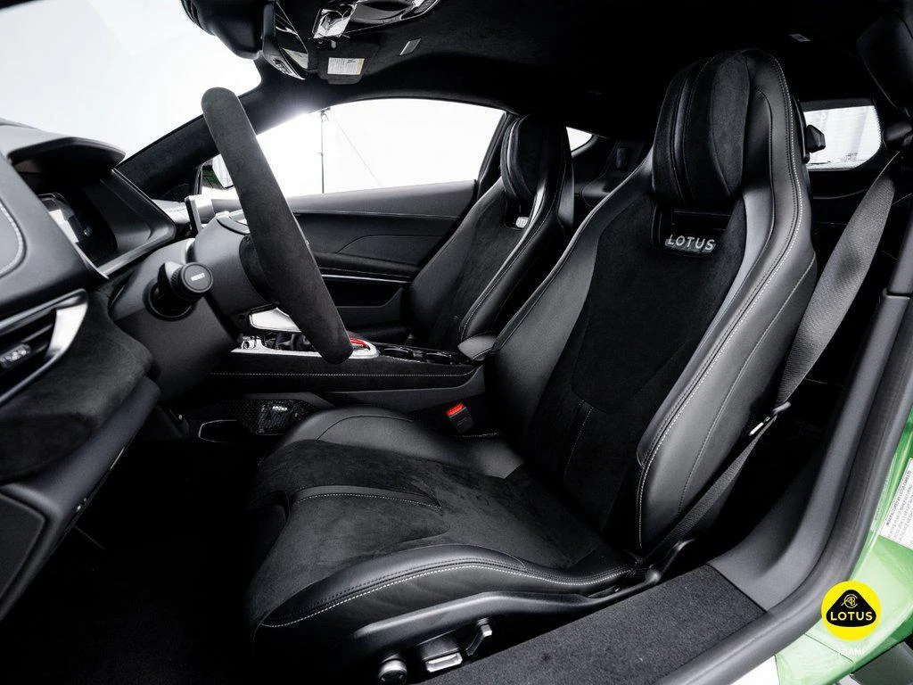 2026 Lotus Emira V6 SE, 22/30