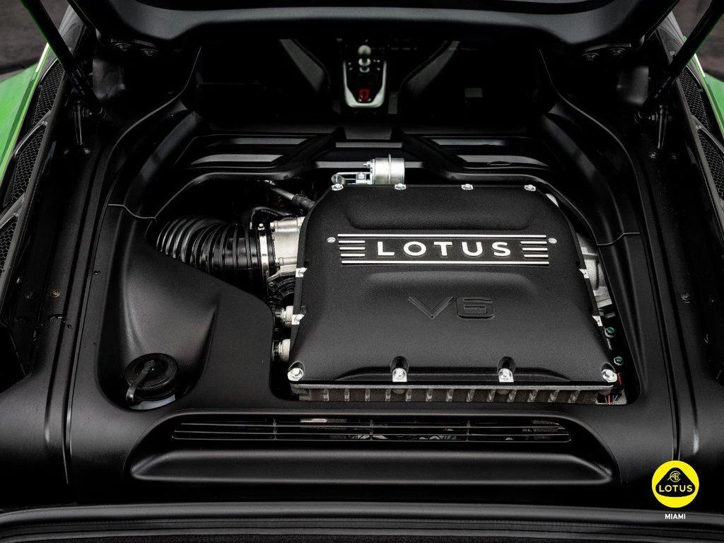 2026 Lotus Emira V6 SE, 28/30