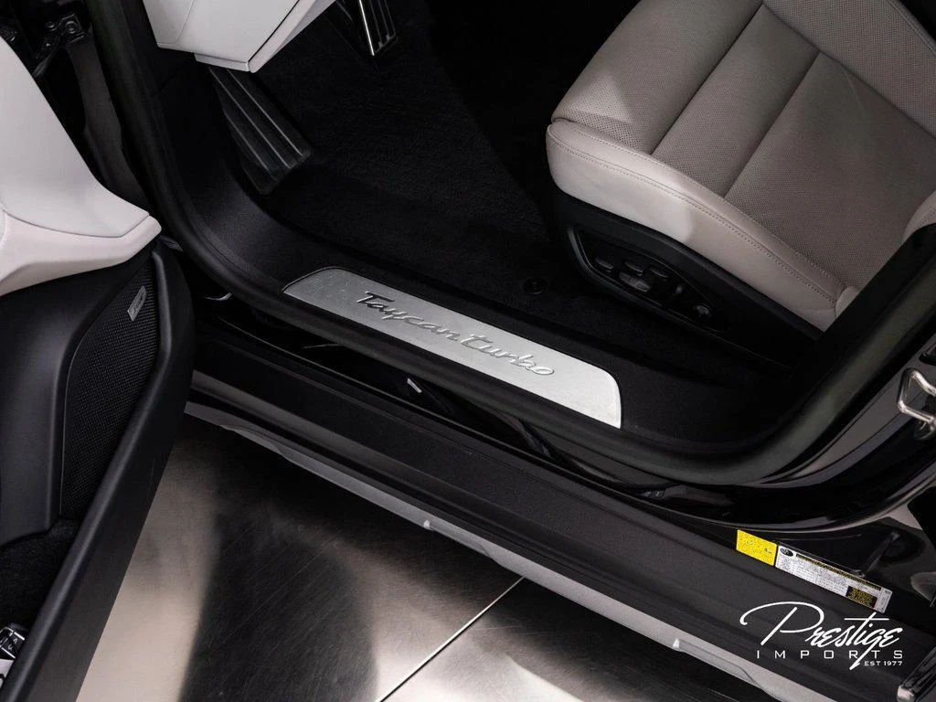 2023 Porsche Taycan Turbo Cross Turismo, 13/30
