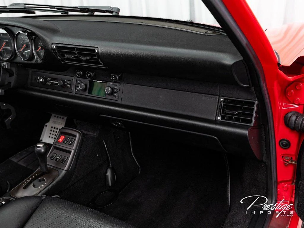 1998 Porsche 911 (993) Carrera S, 28/30