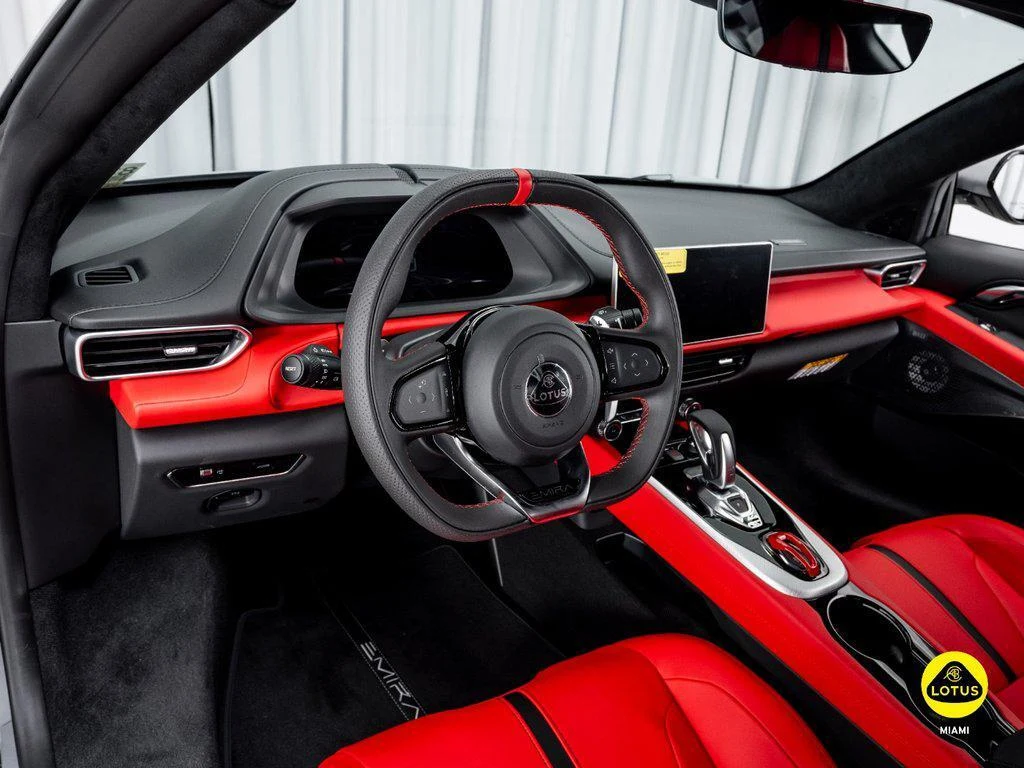 2027 Lotus Emira Turbo SE, 18/30