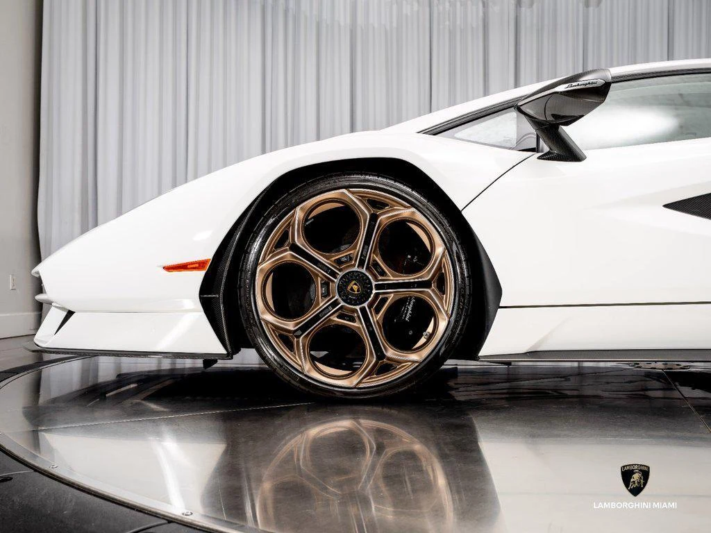 2022 Lamborghini Countach LPI 800-4, 10/29