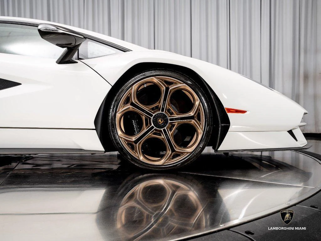 2022 Lamborghini Countach LPI 800-4, 23/29