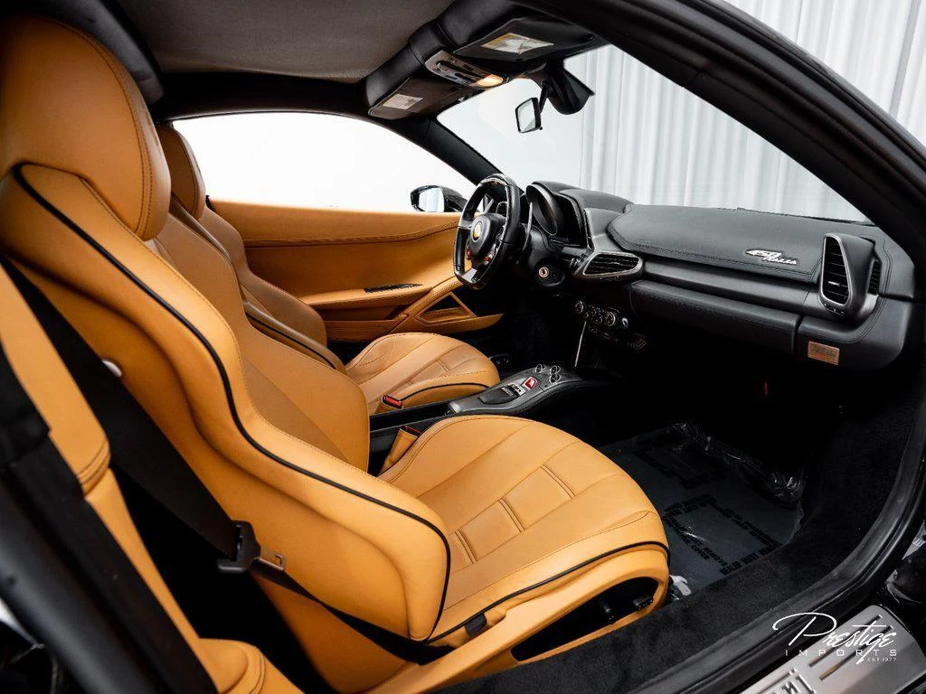 2012 Ferrari 458 Italia, 24/29