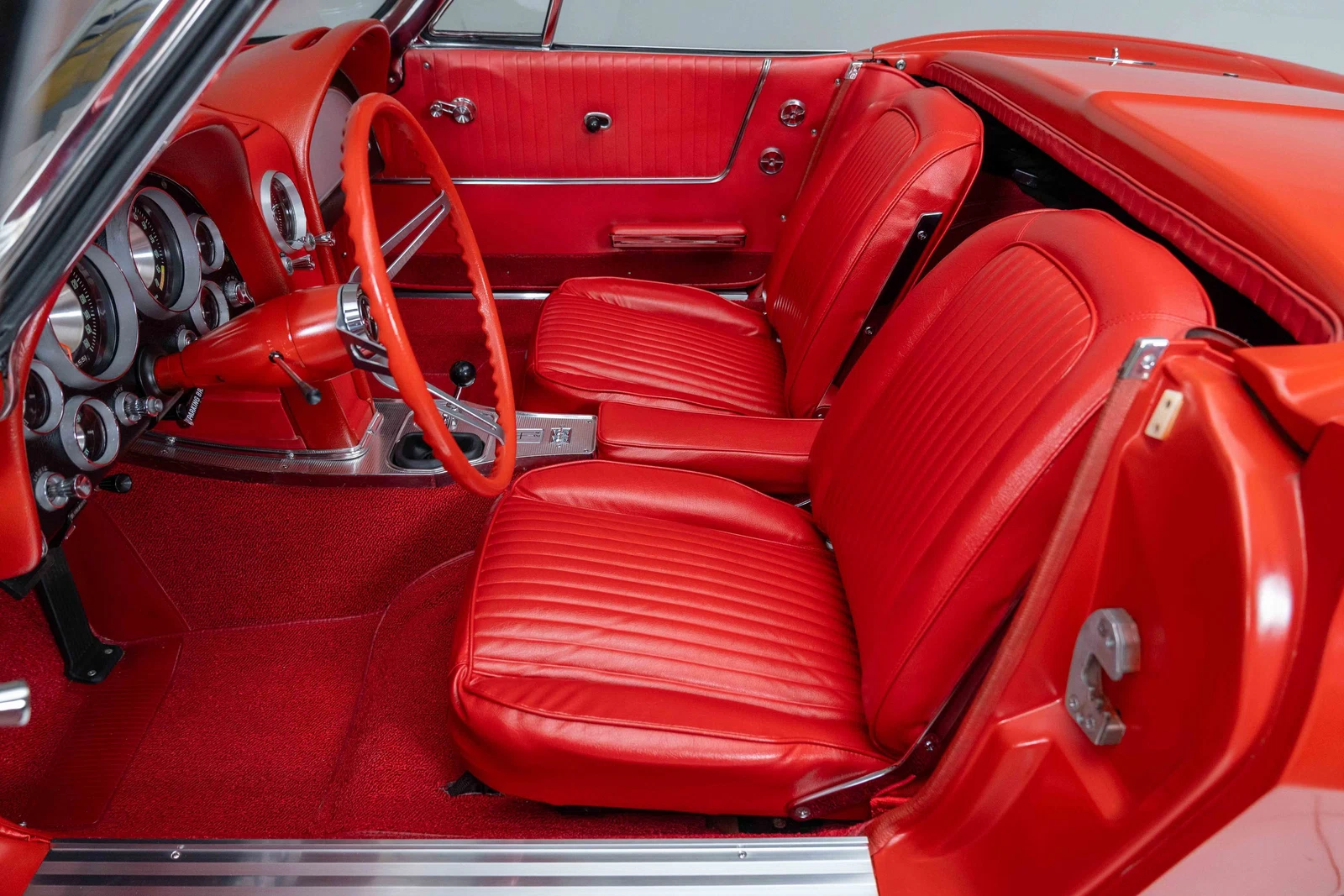 1963 Chevrolet Corvette Convertible (C2), 25/30