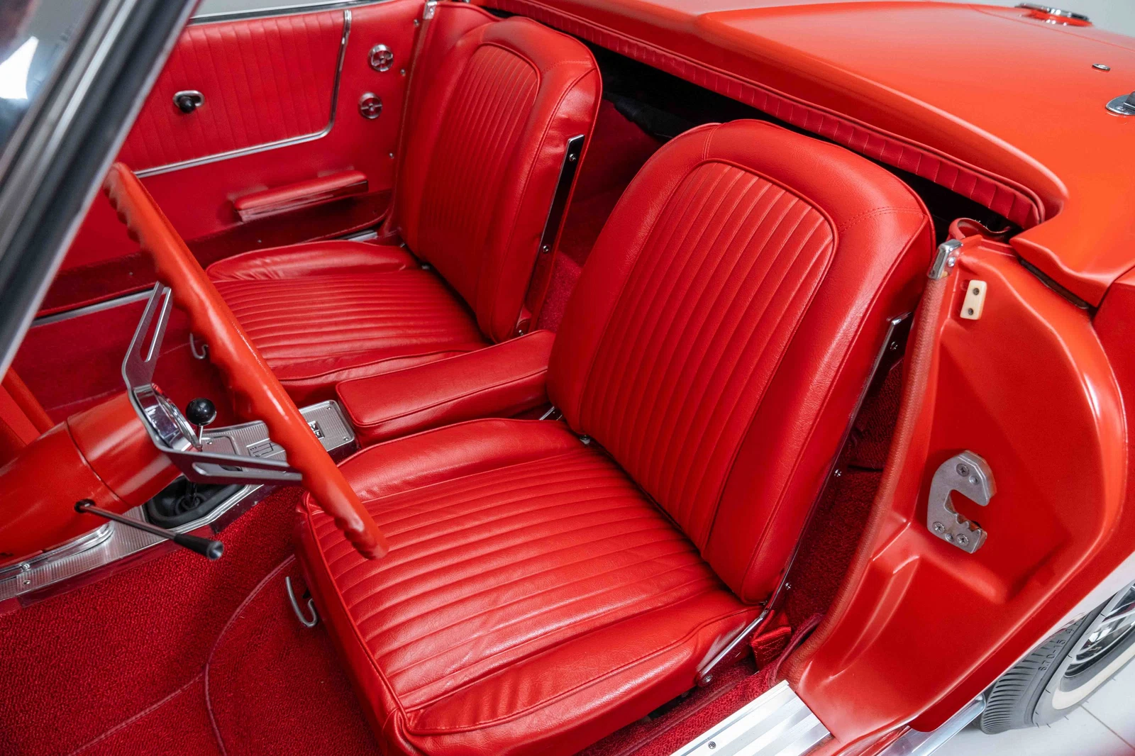1963 Chevrolet Corvette Convertible (C2), 26/30