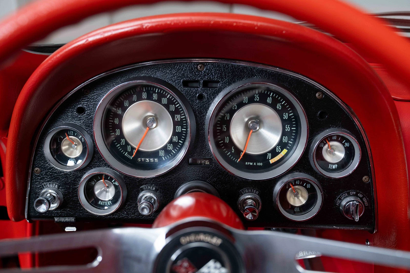 1963 Chevrolet Corvette Convertible (C2), 30/30