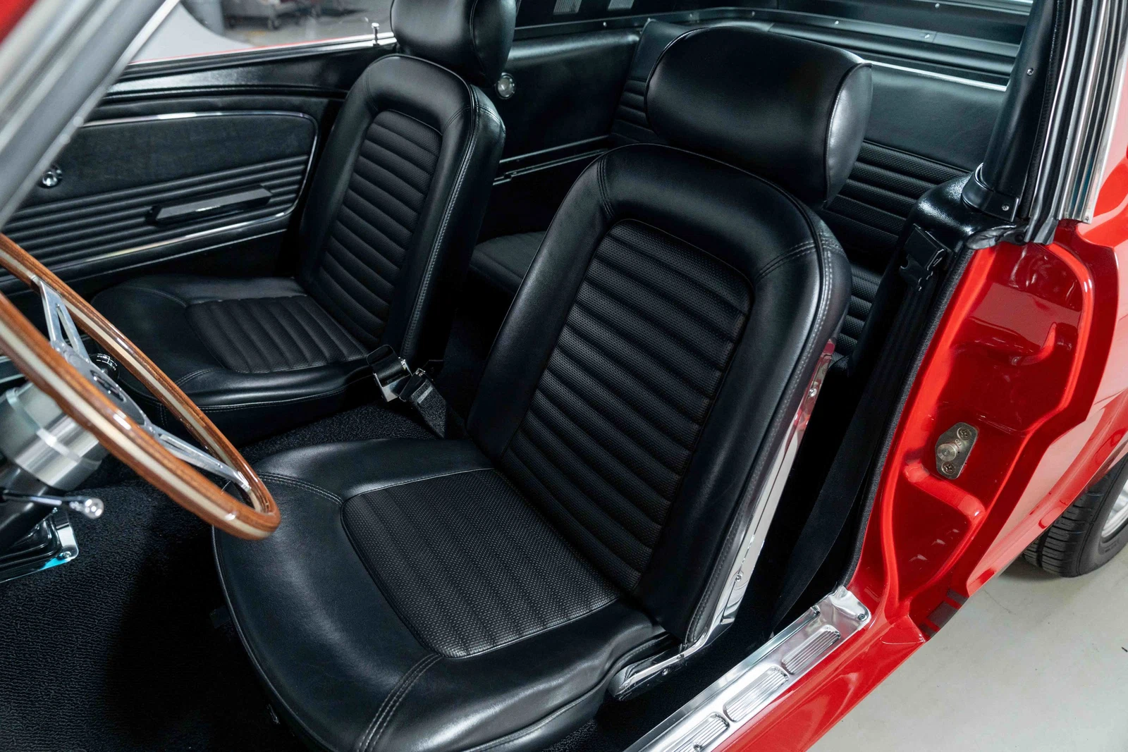 1965 Ford Mustang Restomod (1st Generation), 15/30