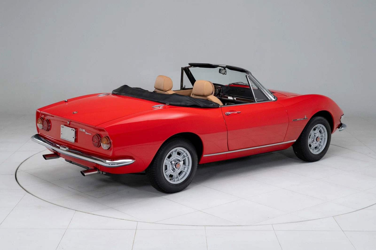 1967 Fiat Dino Spider, 3/30