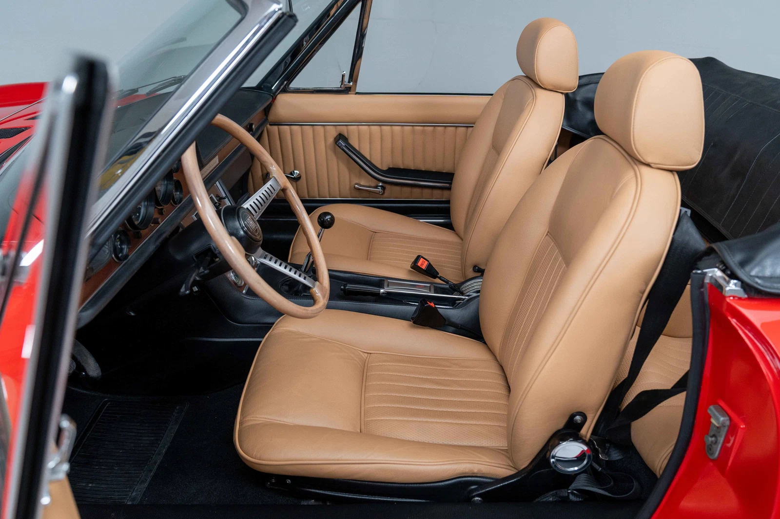 1967 Fiat Dino Spider, 26/30