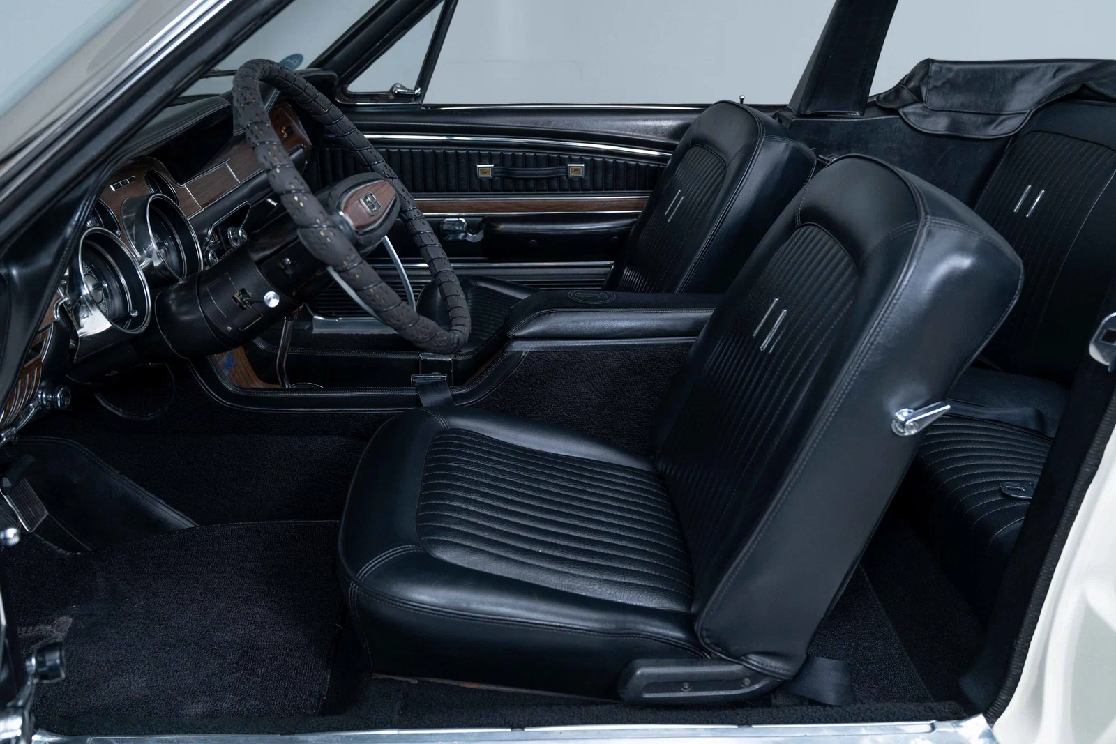 1968 Shelby Mustang GT500KR Convertible (1st Generation), 21/30