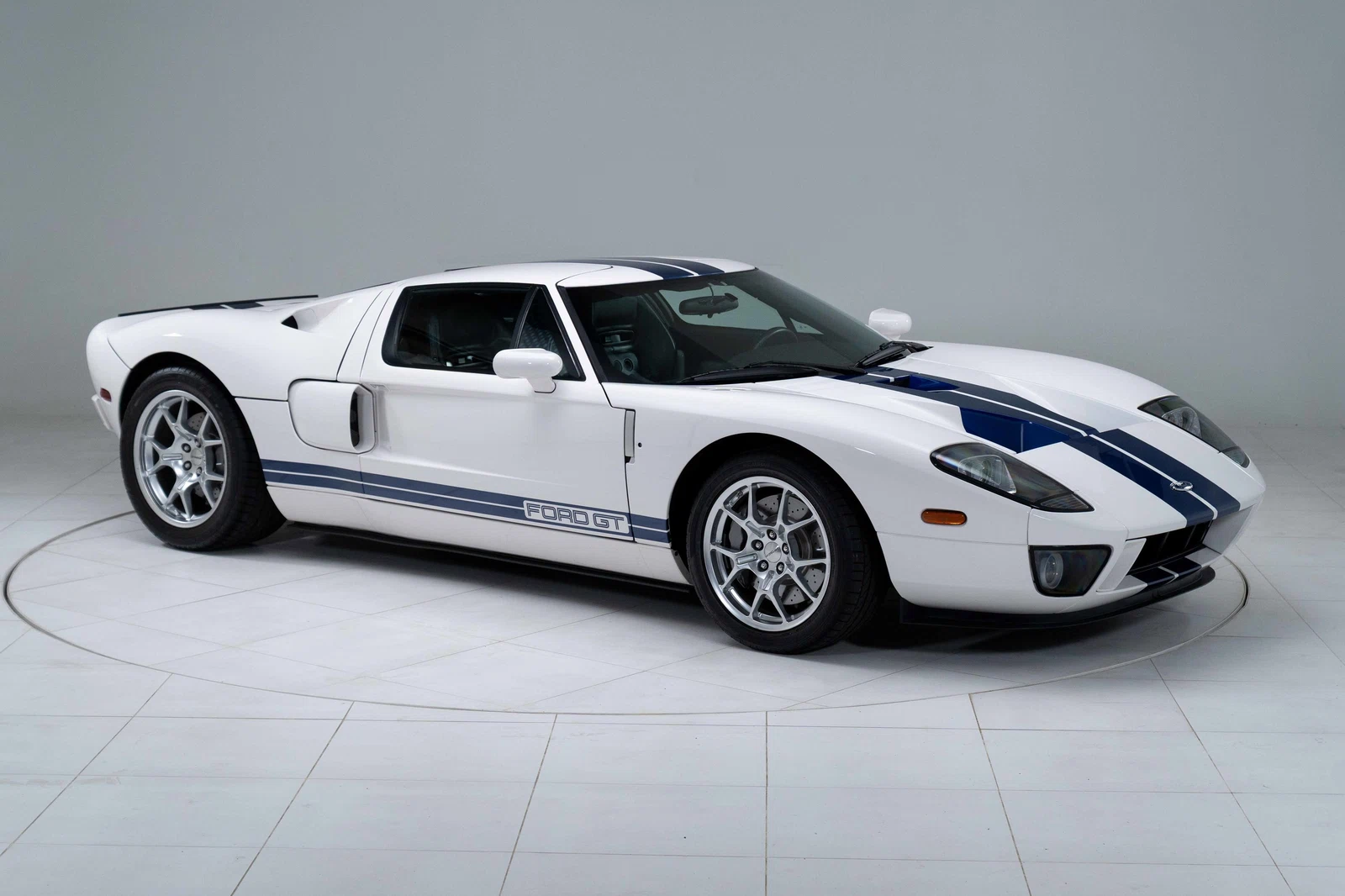 2005 Ford GT (1st Generation) | Legendary Motorcar Company