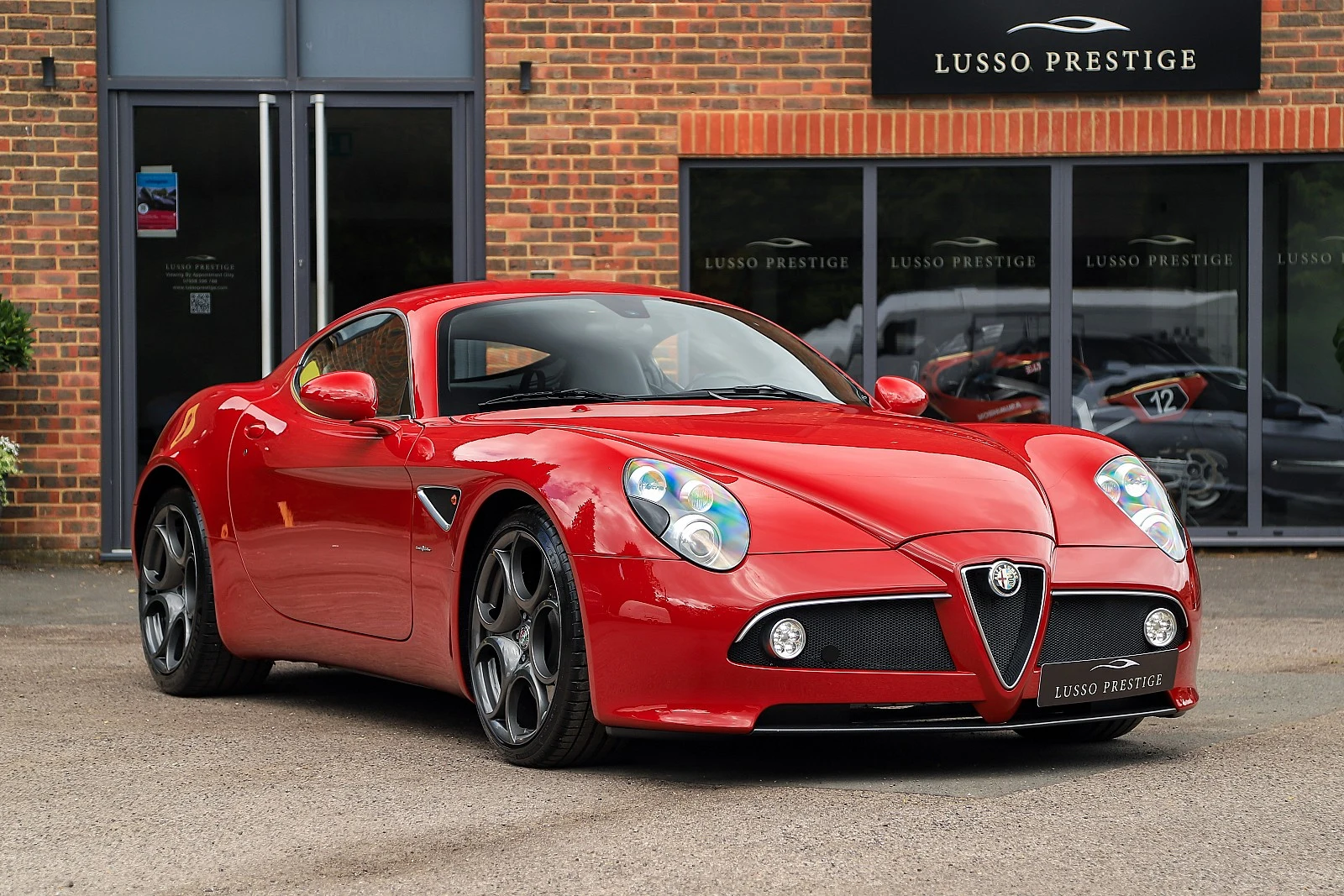 Alfa Romeo 8C Competizione, 2/10