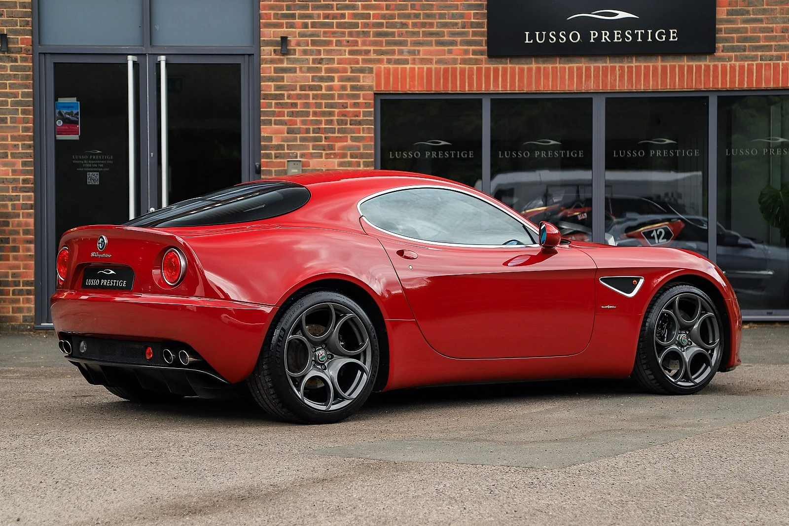 Alfa Romeo 8C Competizione, 4/10