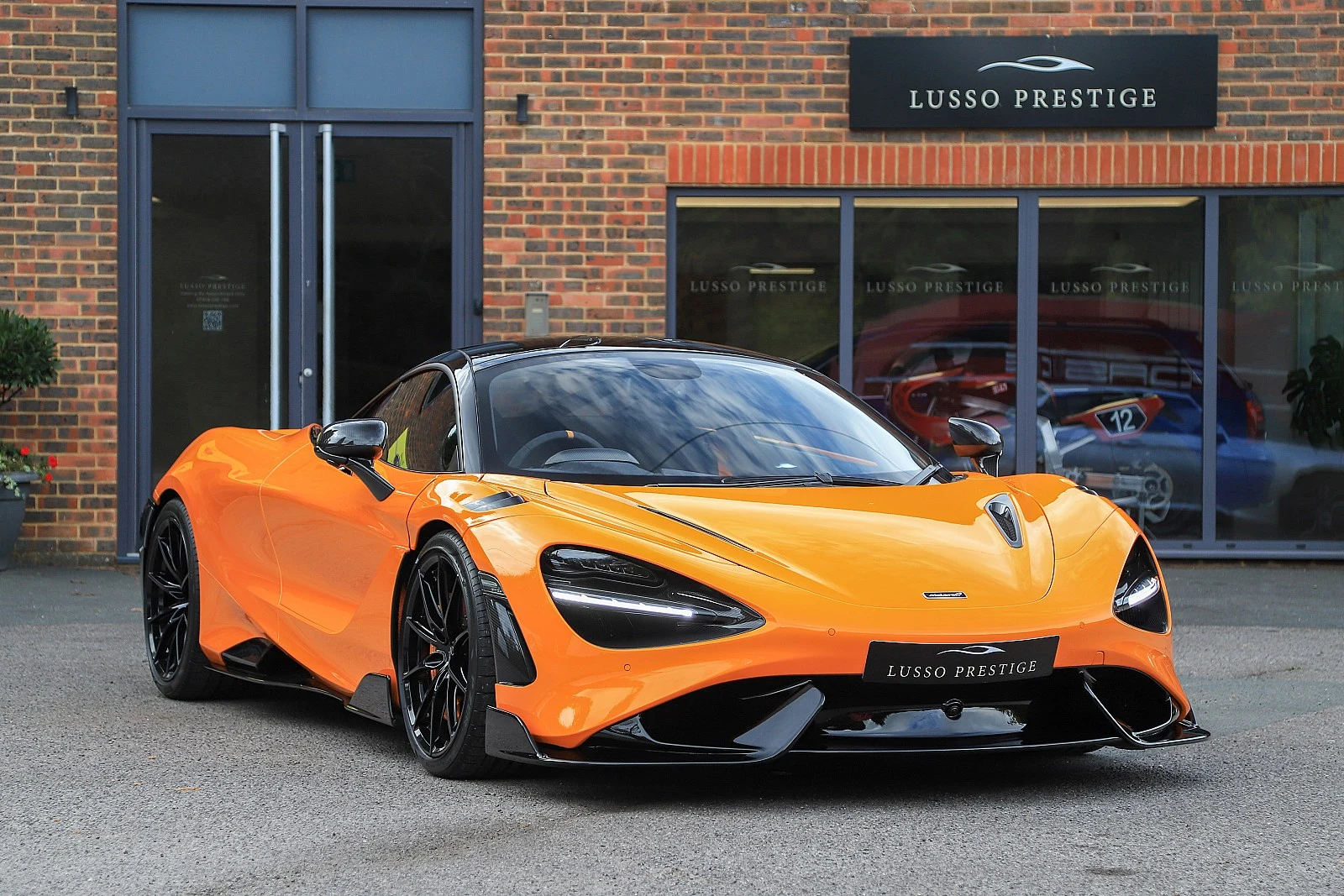 McLaren 765LT, 2/10